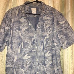 Quiksilver button down